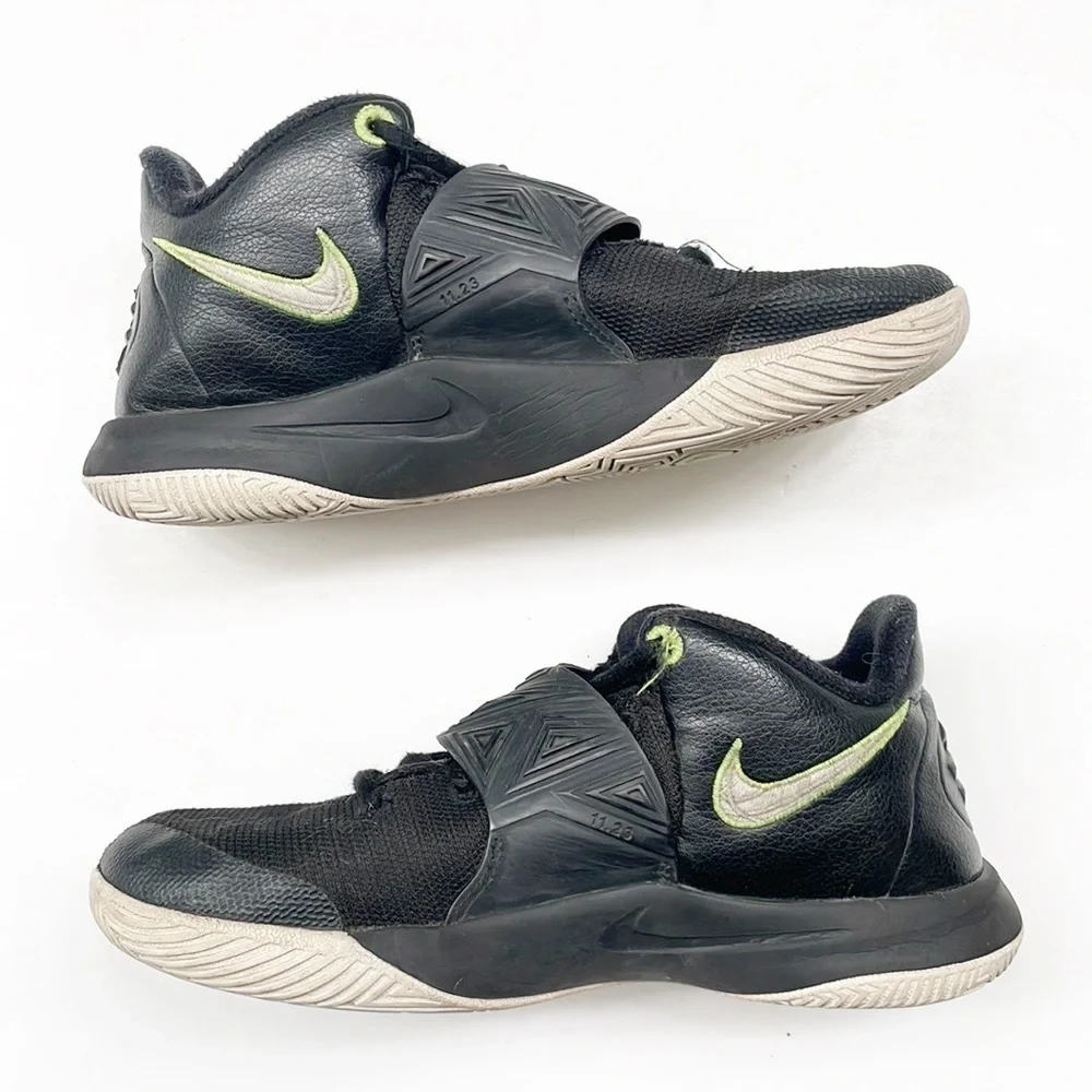 Nike Kyrie Irving Flytrap Youth Basketball Sneakers